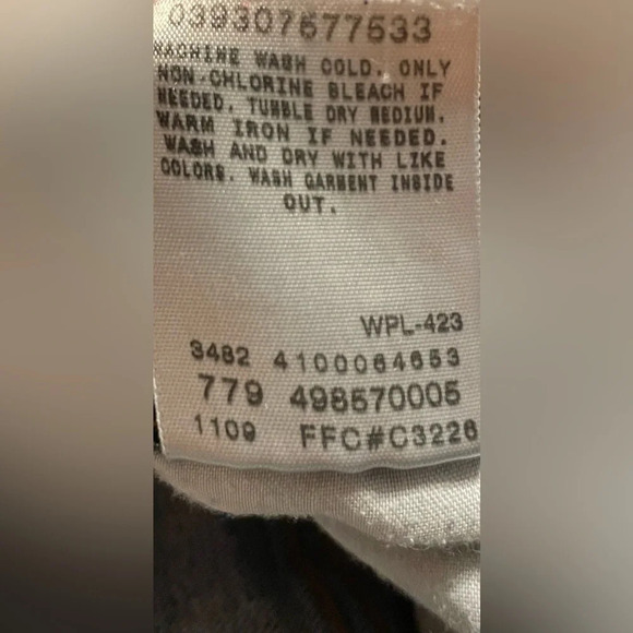 Brand: Levi’s, The Original Jean
Woman’s 515 Capri Jeans W/ Cropped Ankle - Picture 6 of 8